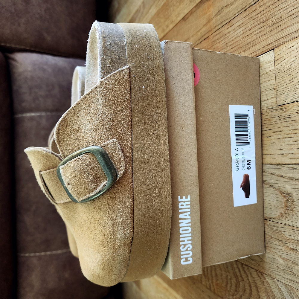 Cushionaire Tan Suede Platform Clogs 6